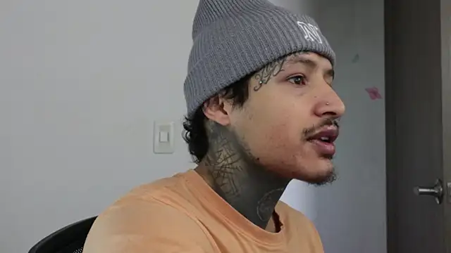 Snapshot of trieone chatting on September 15, 2025, 2:39 pm trieone online show from September 15, 2025, 2:39 pm