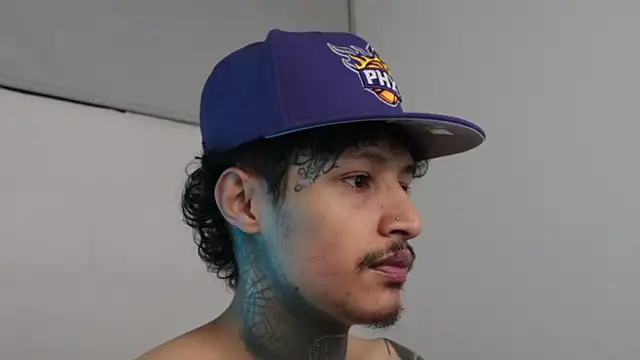 Snapshot of trieone chatting on March 1, 2025, 4:04 am trieone online show from March 1, 2025, 4:04 am