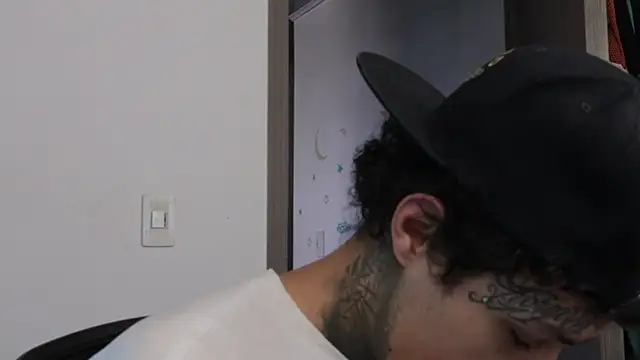 Snapshot of trieone chatting on September 12, 2025, 2:17 pm trieone online show from September 12, 2025, 2:17 pm