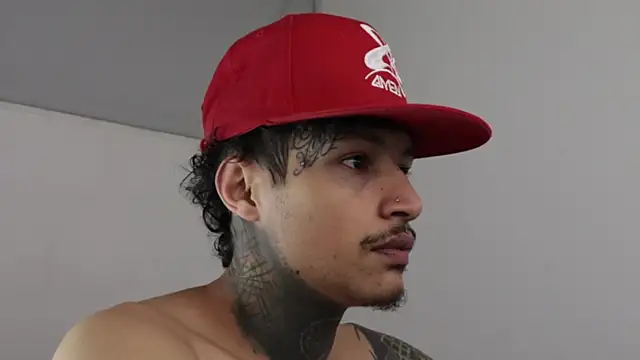 Snapshot of trieone chatting on February 7, 2025, 4:59 am trieone online show from February 7, 2025, 4:59 am