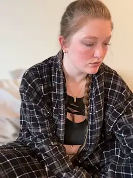 PussiesnCream  online show from March 18, 2025, 6:39 pm