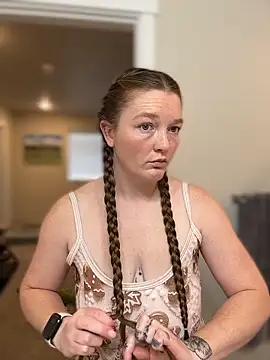 Snapshot of PussiesnCream_ chatting on December 18, 2025, 4:11 pm PussiesnCream online show from December 18, 2025, 4:11 pm