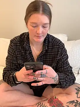 Snapshot of PussiesnCream_ chatting on February 18, 2026, 9:11 pm PussiesnCream online show from February 18, 2026, 9:11 pm