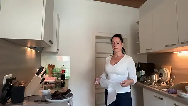 Viola Beck online show from May 8, 2026, 10:19 am