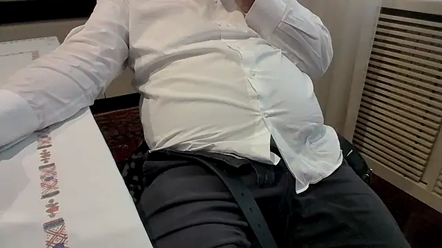 polloiw online show from April 16, 2026, 11:44 am