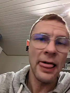 Snapshot of buchr1 chatting on November 22, 2025, 7:24 pm buchr1 online show from November 22, 2025, 7:24 pm