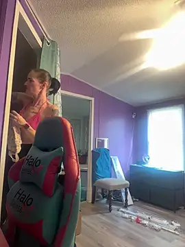 lolabunny9 online show from December 3, 2025, 6:07 pm