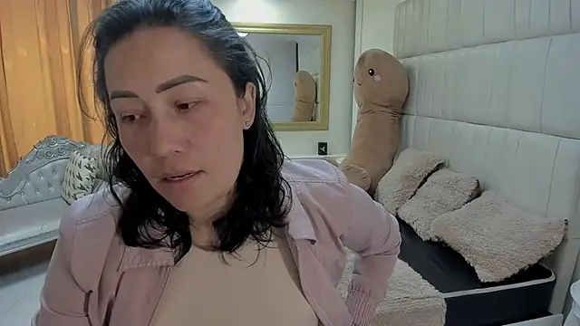 Snapshot of gaby_trent chatting on February 7, 2026, 3:53 pm gaby trent online show from February 7, 2026, 3:53 pm