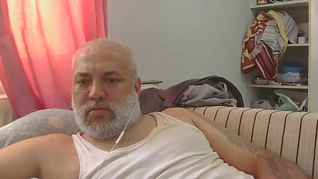 Snapshot of husoizmir chatting on July 2, 2026, 1:39 pm husoizmir online show from July 2, 2026, 1:39 pm