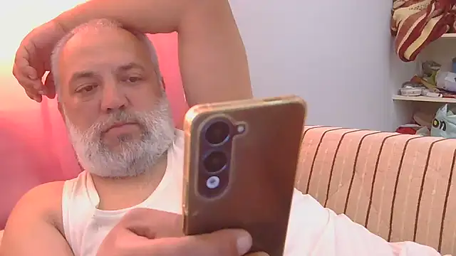 Snapshot of husoizmir chatting on July 11, 2026, 11:32 am husoizmir online show from July 11, 2026, 11:32 am