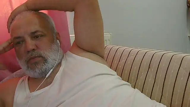 Snapshot of husoizmir chatting on July 6, 2026, 3:03 pm husoizmir online show from July 6, 2026, 3:03 pm