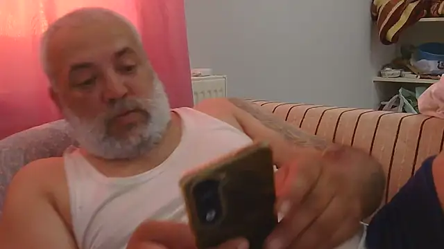 Snapshot of husoizmir chatting on July 8, 2026, 1:45 pm husoizmir online show from July 8, 2026, 1:45 pm
