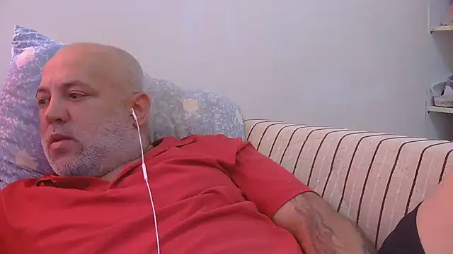 Snapshot of husoizmir chatting on June 18, 2026, 11:26 am husoizmir online show from June 18, 2026, 11:26 am