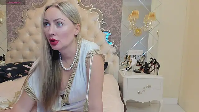 Snapshot of Veola_new chatting on March 21, 2025, 11:22 am Veola new online show from March 21, 2025, 11:22 am