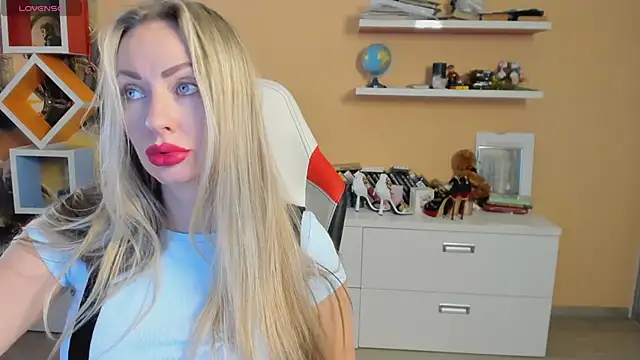 Snapshot of Veola_new chatting on March 11, 2025, 3:25 am Veola new online show from March 11, 2025, 3:25 am