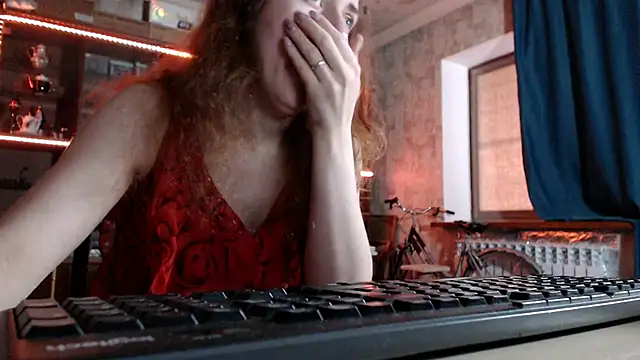 Snapshot of pa1e_pr1ncess chatting on May 16, 2026, 4:33 am pa1e pr1ncess online show from May 16, 2026, 4:33 am
