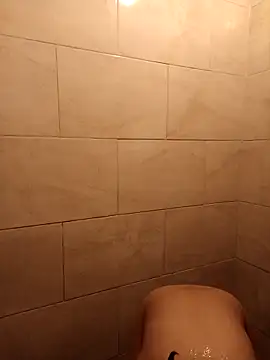 Snapshot of LinzyBaner chatting on February 14, 2025, 10:25 pm LinzyBaner online show from February 14, 2025, 10:25 pm