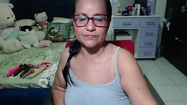 Snapshot of pervert_mommy_ chatting on December 2, 2025, 10:06 am pervert mommy online show from December 2, 2025, 10:06 am