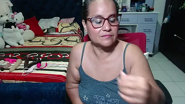 Snapshot of pervert_mommy_ chatting on November 19, 2025, 9:59 pm pervert mommy online show from November 19, 2025, 9:59 pm