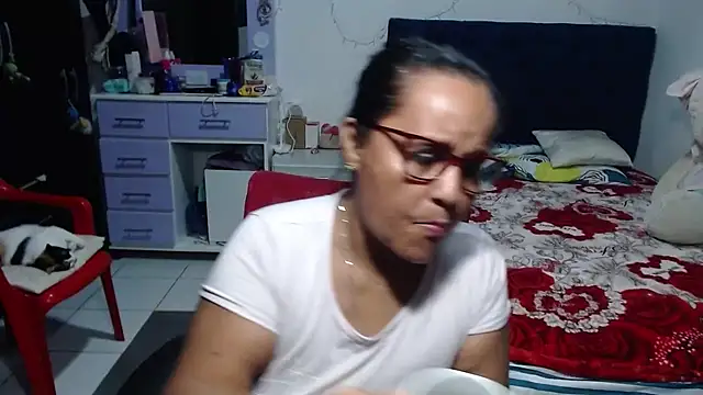 pervert mommy  online show from May 22, 2026, 12:52 am