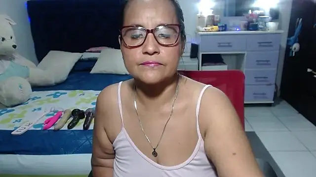 Snapshot of pervert_mommy_ chatting on April 12, 2026, 12:30 pm pervert mommy online show from April 12, 2026, 12:30 pm