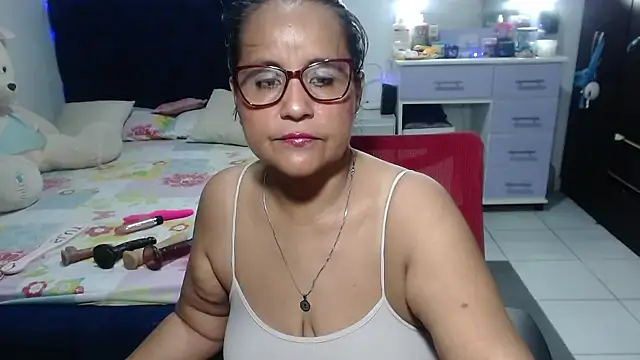 Snapshot of pervert_mommy_ chatting on April 15, 2026, 9:59 am pervert mommy online show from April 15, 2026, 9:59 am