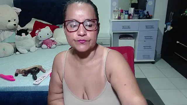 Snapshot of pervert_mommy_ chatting on November 10, 2025, 10:20 am pervert mommy online show from November 10, 2025, 10:20 am