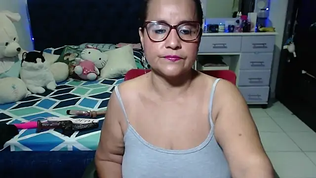 Snapshot of pervert_mommy_ chatting on December 16, 2025, 10:08 am pervert mommy online show from December 16, 2025, 10:08 am