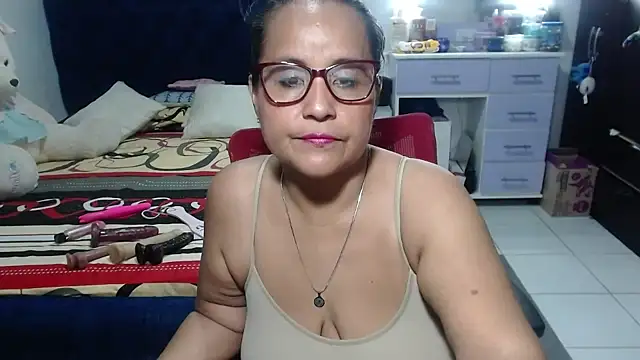 Snapshot of pervert_mommy_ chatting on April 2, 2026, 11:06 am pervert mommy online show from April 2, 2026, 11:06 am