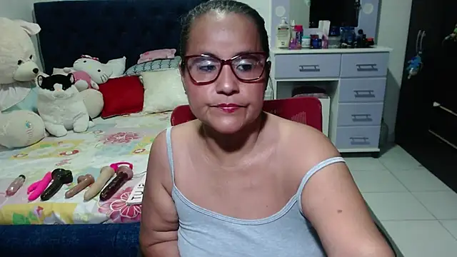 Snapshot of pervert_mommy_ chatting on November 5, 2025, 10:40 am pervert mommy online show from November 5, 2025, 10:40 am