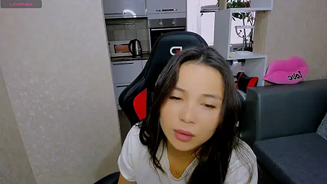 AyaMoon online show from September 22, 2025, 4:40 am