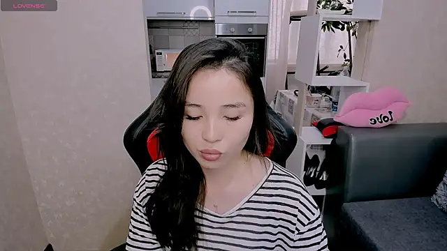 AyaMoon online show from October 1, 2025, 4:50 am