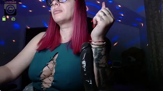 SonyaDevon online show from April 14, 2026, 3:00 am