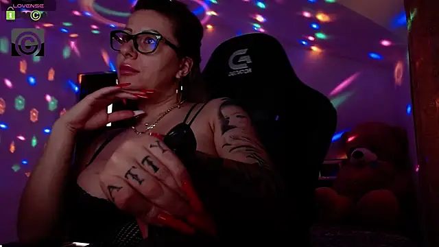 Snapshot of SonyaDevon chatting on March 2, 2025, 10:58 am SonyaDevon online show from March 2, 2025, 10:58 am