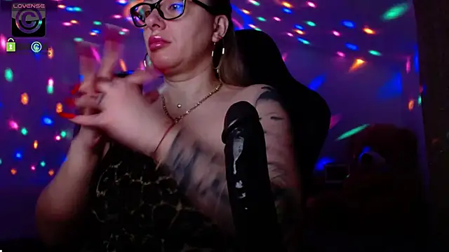 Snapshot of SonyaDevon chatting on March 1, 2025, 4:15 am SonyaDevon online show from March 1, 2025, 4:15 am