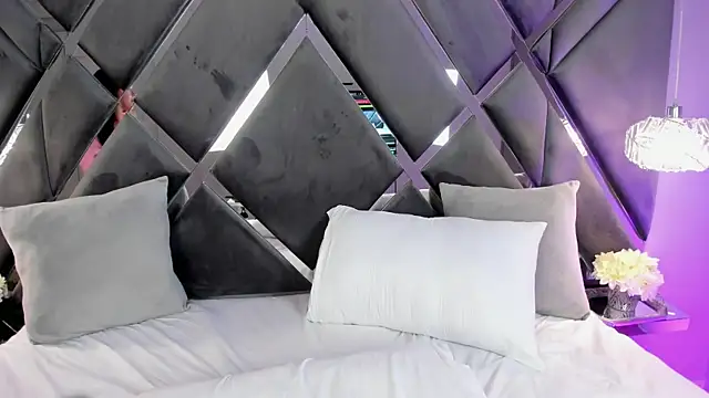 Snapshot of emperatriz_reyes chatting on January 26, 2025, 1:52 am emperatriz reyes online show from January 26, 2025, 1:52 am