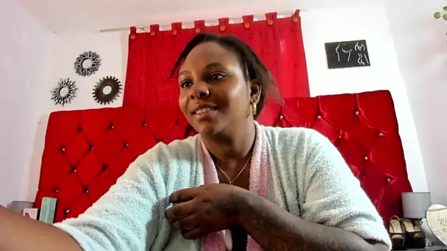 Snapshot of harleyevaans chatting on September 16, 2025, 12:17 pm harleyevaans online show from September 16, 2025, 12:17 pm