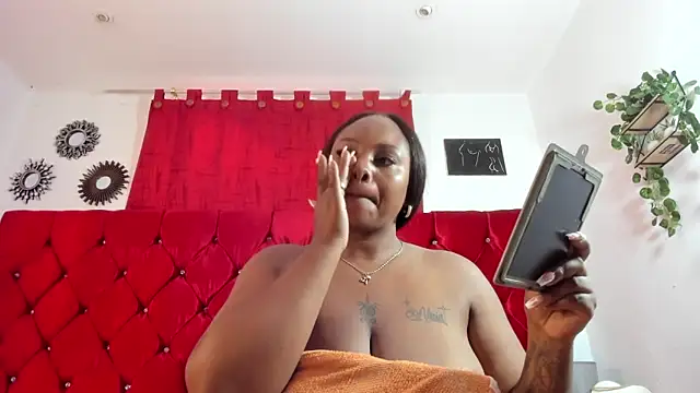 Snapshot of harleyevaans chatting on September 24, 2025, 12:33 pm harleyevaans online show from September 24, 2025, 12:33 pm