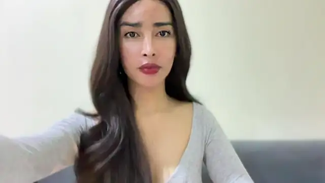 Snapshot of The_One_Only_For_You chatting on July 10, 2026, 1:00 pm The One Only For You online show from July 10, 2026, 1:00 pm