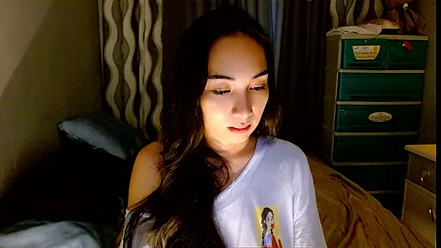 SweetLilly 18 online show from June 29, 2026, 7:04 am