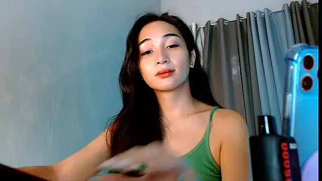 SweetLilly 18 online show from June 19, 2026, 7:14 am