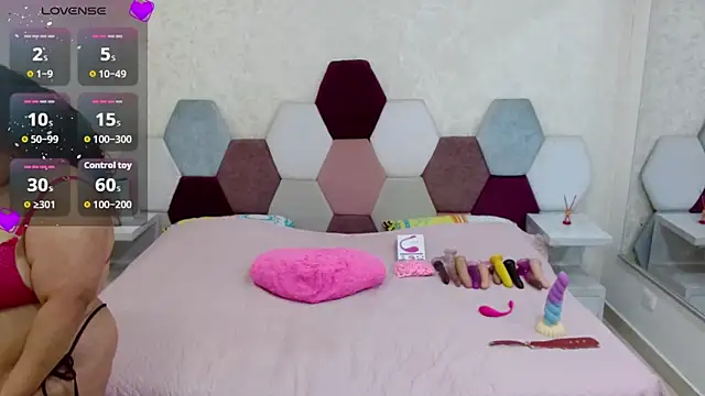 Snapshot of angel_blue chatting on September 26, 2025, 3:08 pm angel blue online show from September 26, 2025, 3:08 pm