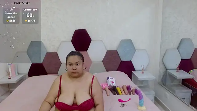 Snapshot of angel_blue chatting on November 4, 2025, 5:06 pm angel blue online show from November 4, 2025, 5:06 pm