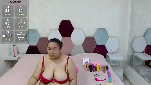 Snapshot of angel_blue chatting on December 15, 2025, 4:46 pm angel blue online show from December 15, 2025, 4:46 pm