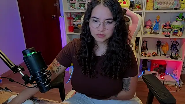 Snapshot of Sweet_sully__ chatting on April 13, 2026, 7:45 am Sweet sully online show from April 13, 2026, 7:45 am