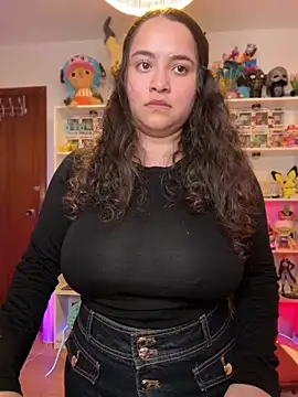 Snapshot of Sweet_sully__ chatting on April 15, 2026, 7:47 am Sweet sully online show from April 15, 2026, 7:47 am