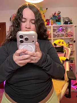 Snapshot of Sweet_sully__ chatting on March 11, 2026, 8:52 am Sweet sully online show from March 11, 2026, 8:52 am