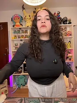 Snapshot of Sweet_sully__ chatting on April 1, 2026, 4:37 pm Sweet sully online show from April 1, 2026, 4:37 pm