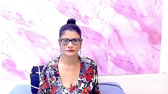 IndianAllure online show from October 18, 2025, 5:20 am