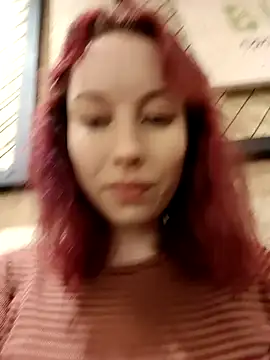 Snapshot of Frost_foxy chatting on March 1, 2025, 5:20 am Frost foxy online show from March 1, 2025, 5:20 am